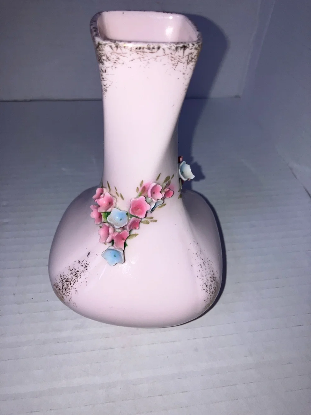 Vintage 1950’s Lefton China Pink 3D Floral Ceramic Bud Vase with Gold Accents 6”